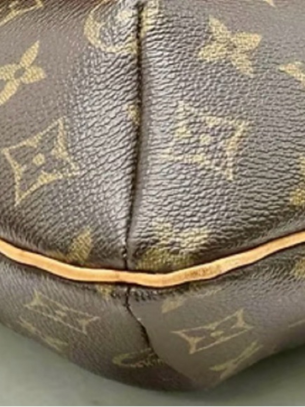 Louis Vuitton Brown Monogram Crossbody Bag with Gold Hardware - Picture 4 of 9
